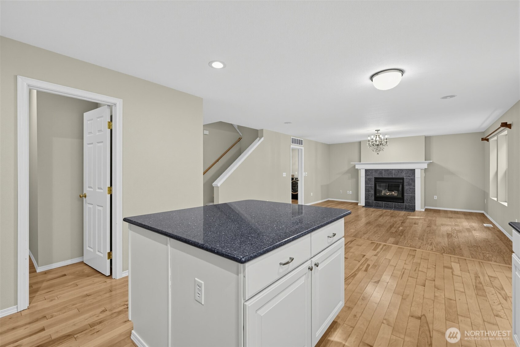 7825 Cortland Avenue Property Photo 13
