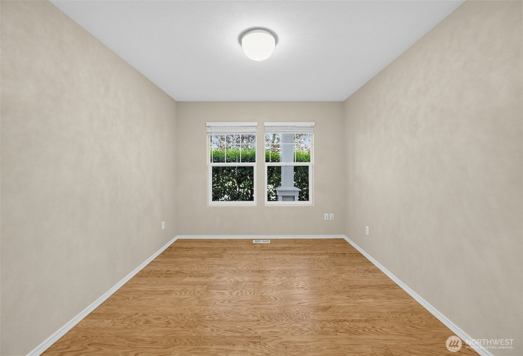 7825 Cortland Avenue Property Photo 14