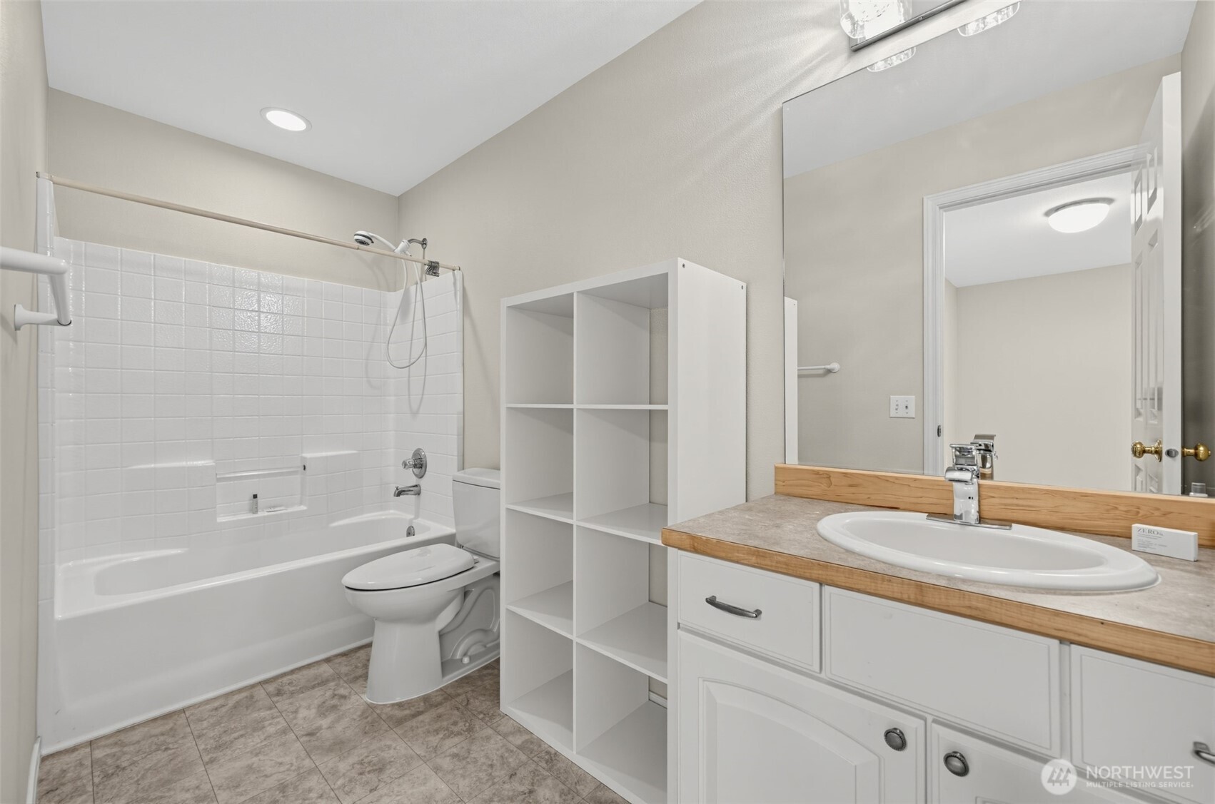 7825 Cortland Avenue Property Photo 27