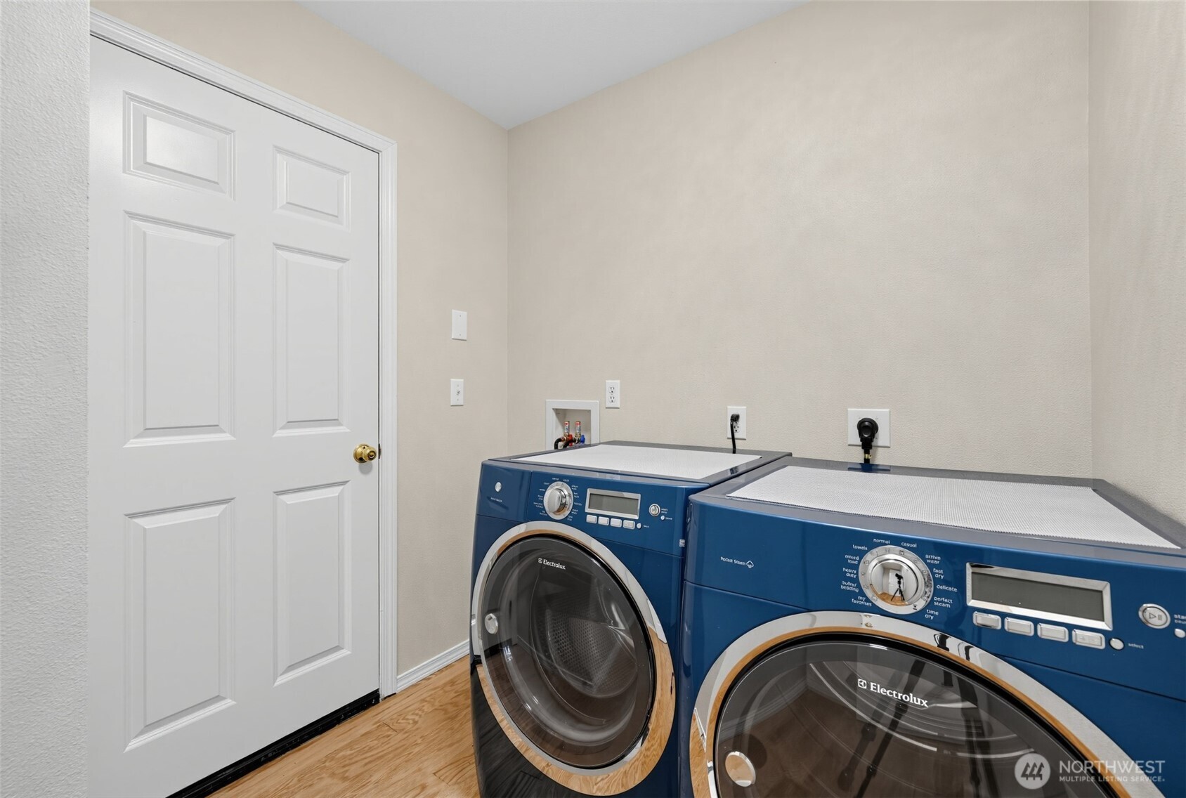 7825 Cortland Avenue Property Photo 29