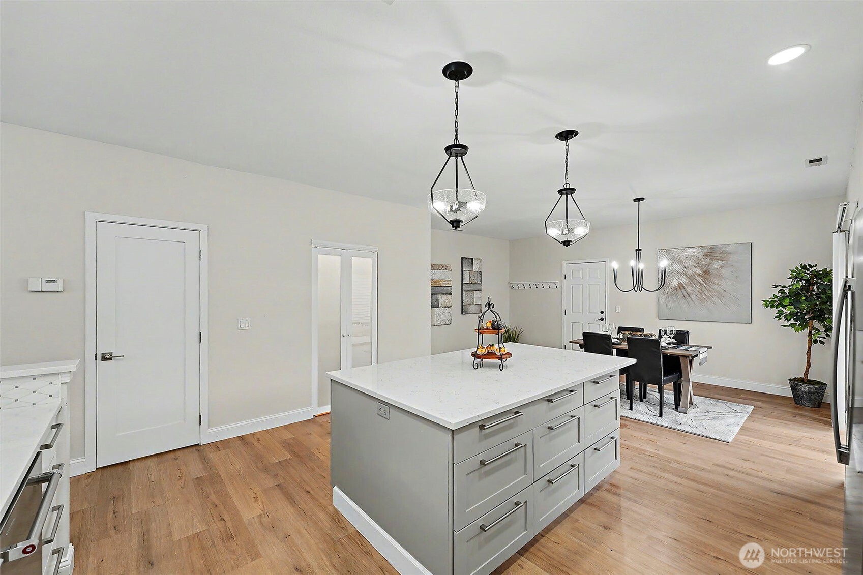 4247 Mckinley Street Property Photo 12