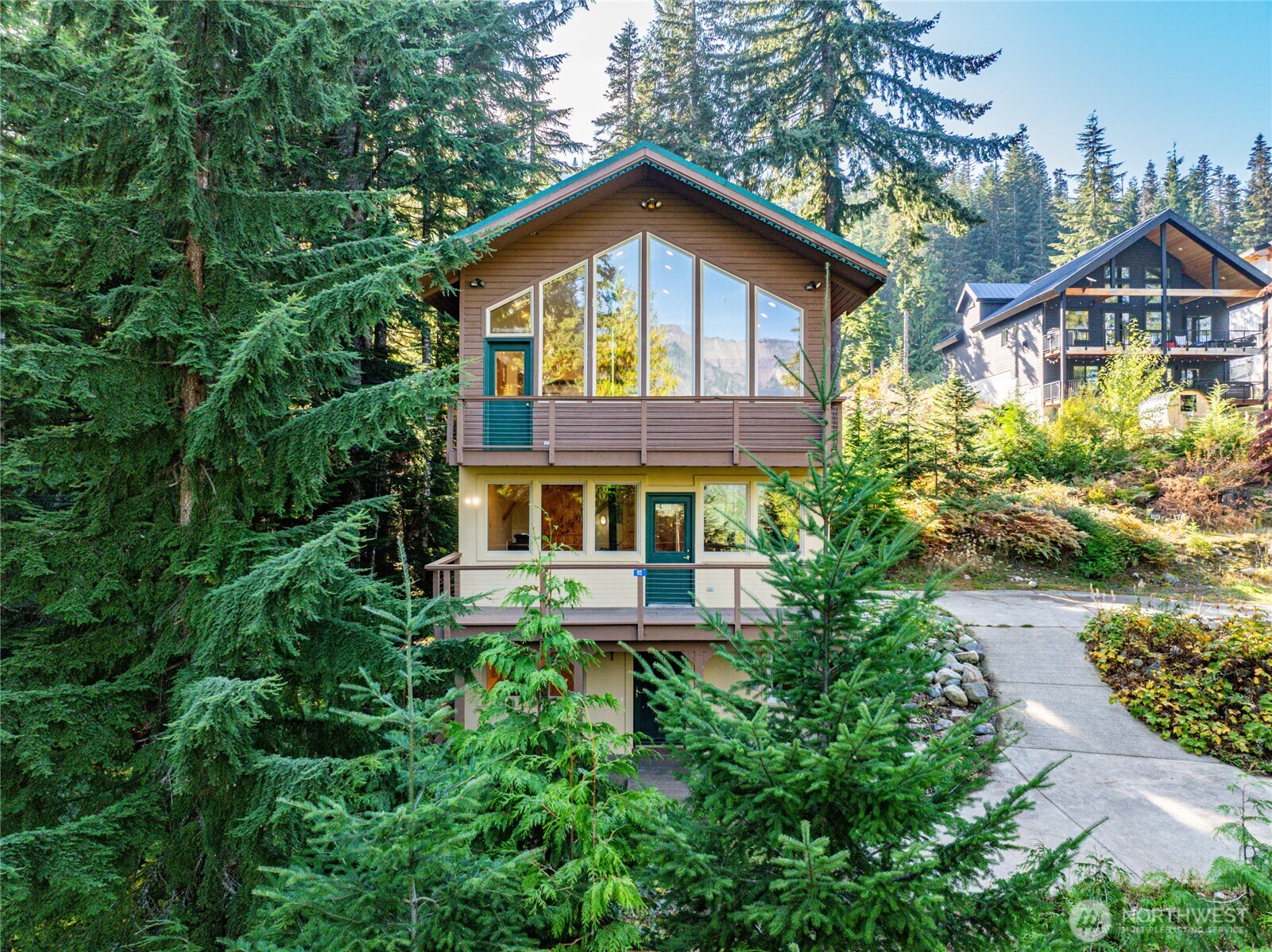 921 Snoqualmie Drive Property Photo 1