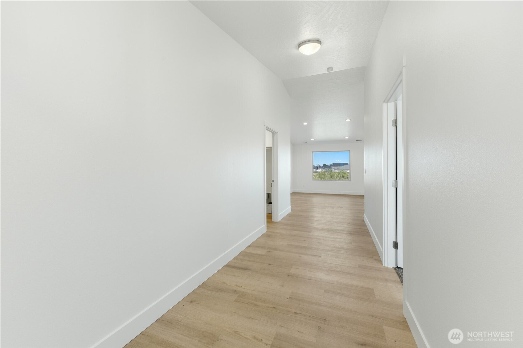 336 N Sandy Loop Property Photo 2