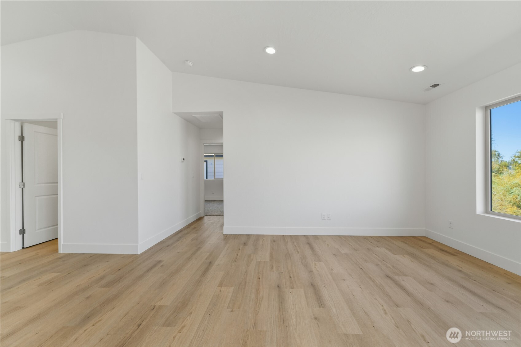 336 N Sandy Loop Property Photo 8