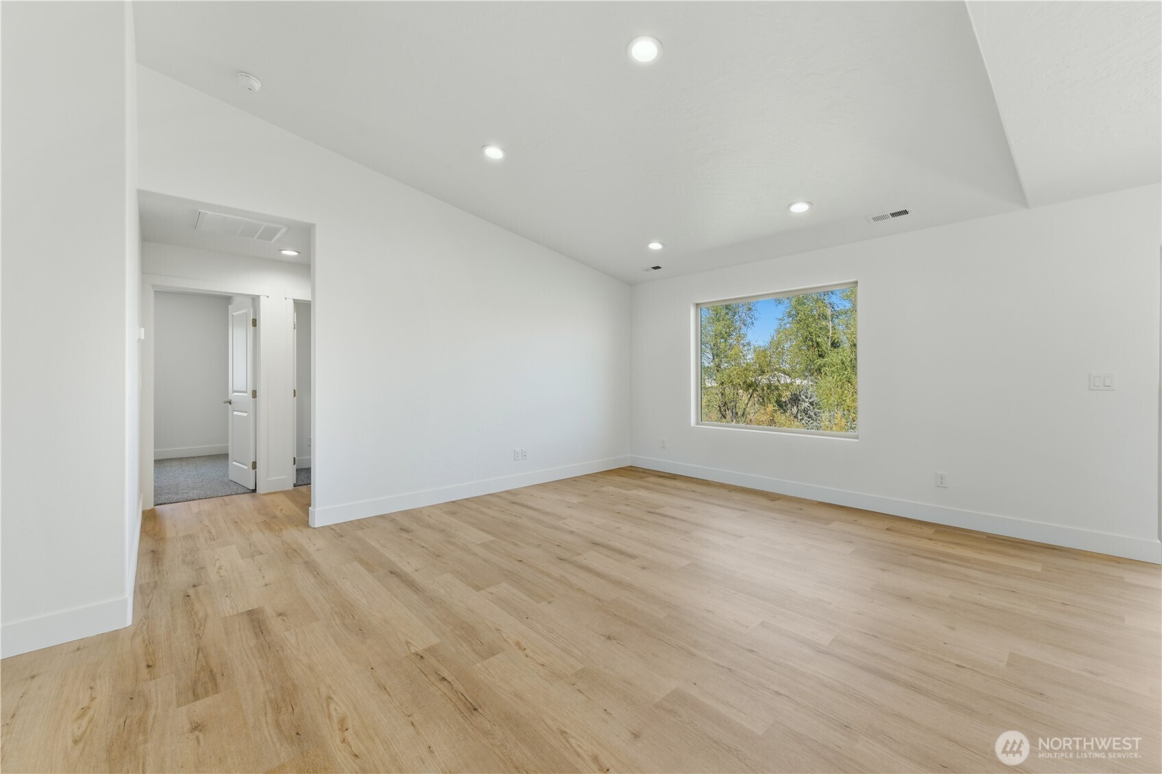 336 N Sandy Loop Property Photo 9