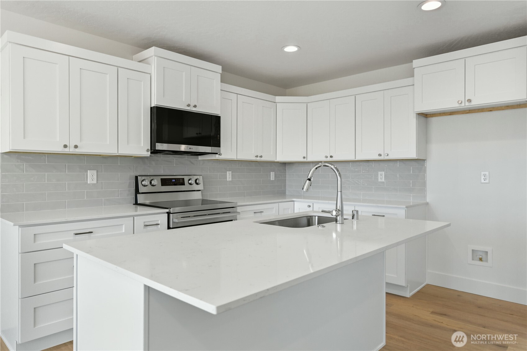 336 N Sandy Loop Property Photo 11