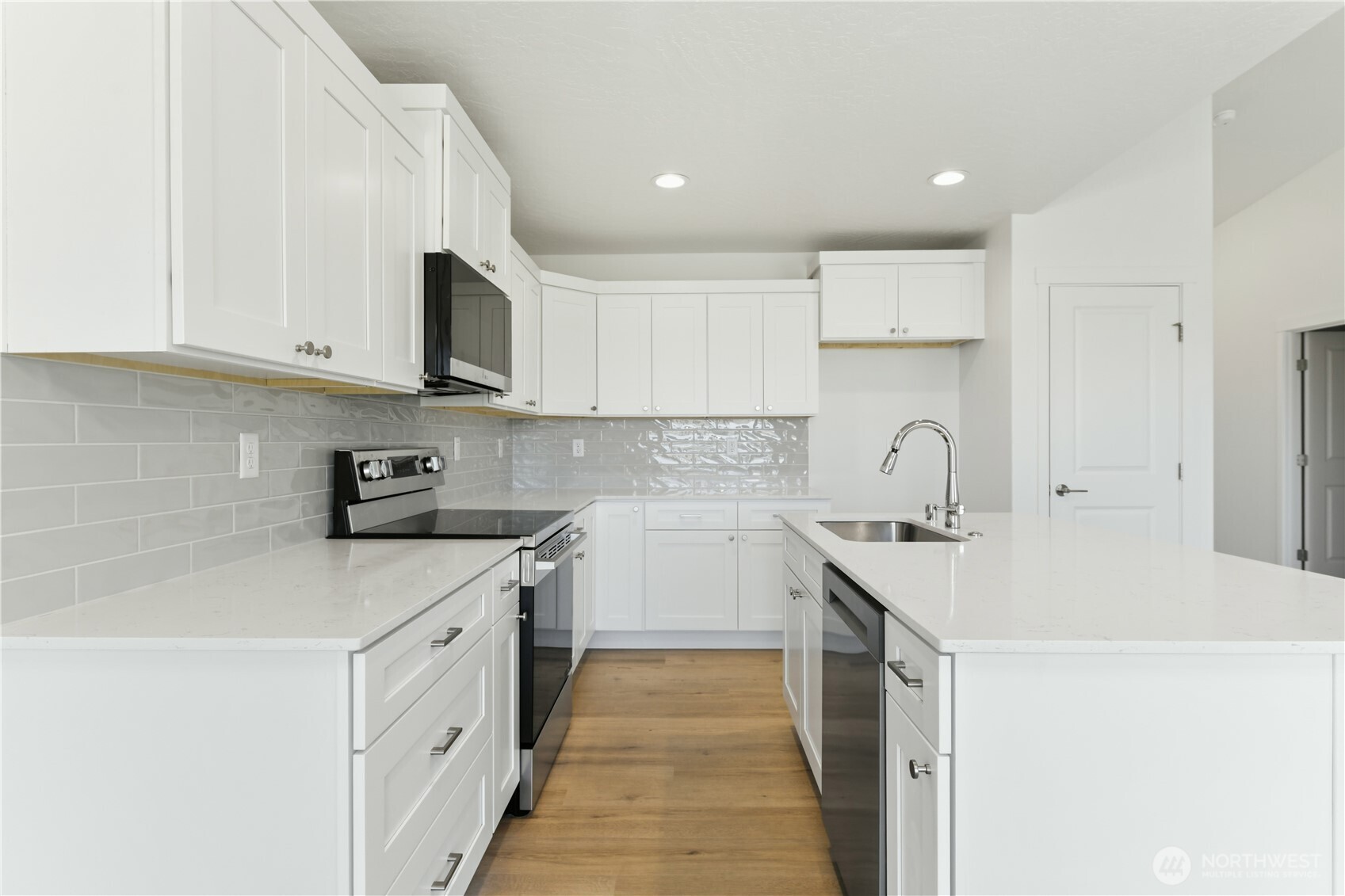 336 N Sandy Loop Property Photo 12