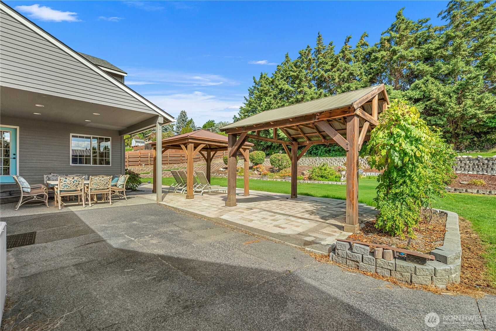 2403 Nw Columbia Avenue Property Photo 35