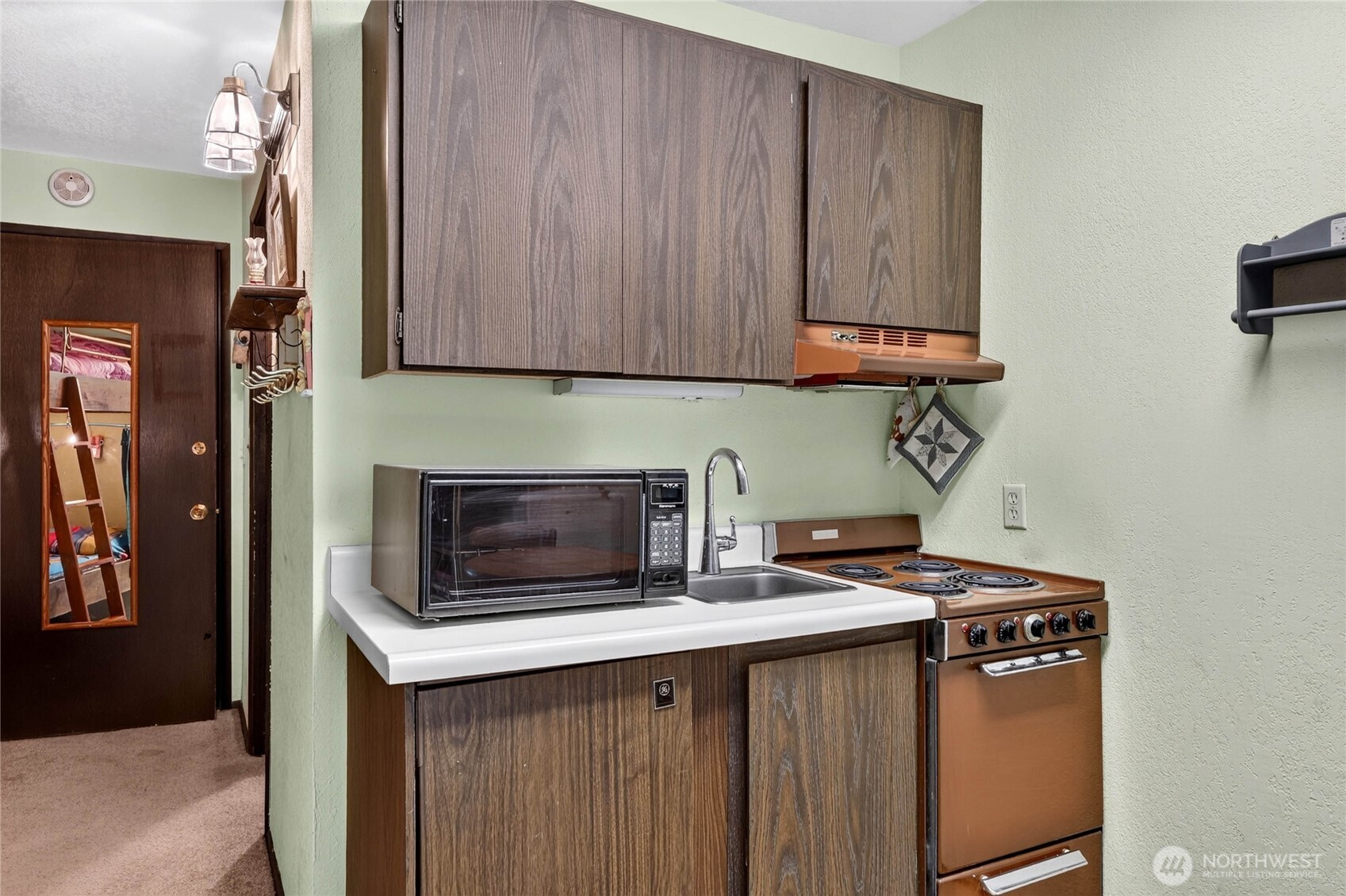 74 Erste Street 1209 Property Photo 13