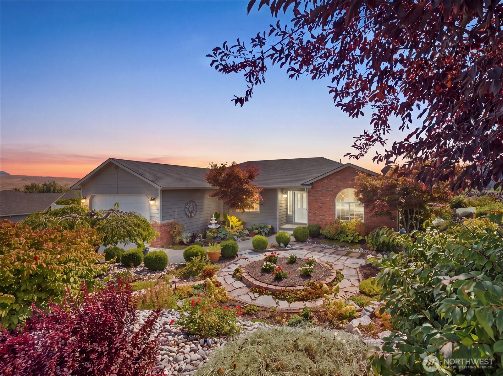 2304 Canyon Hills Drive Property Photo 1