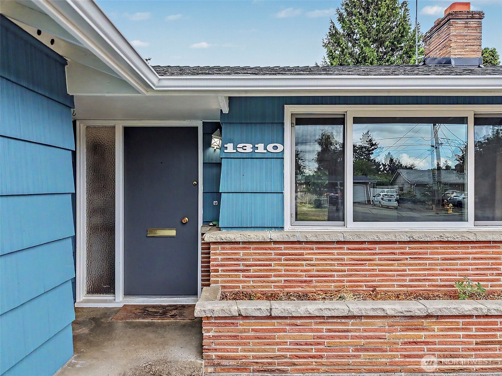 1310 24th Street Property Photo 4