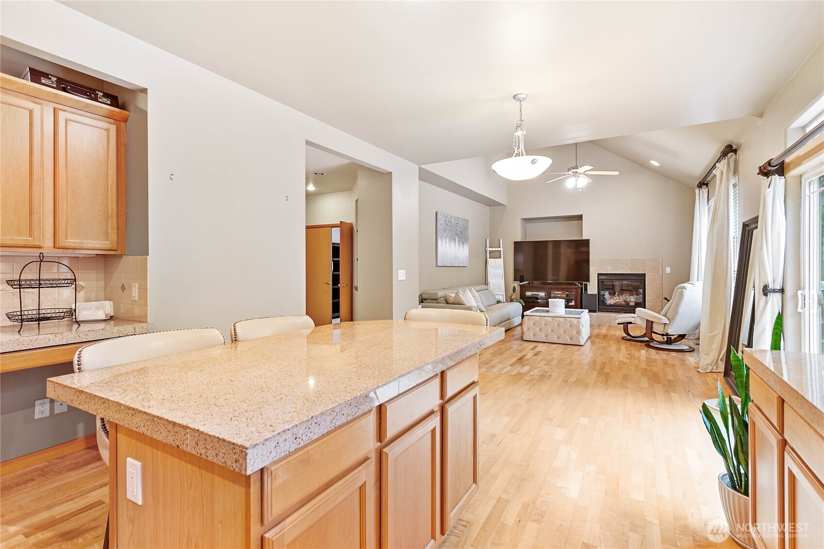 5643 Old Settler Drive Property Photo 12