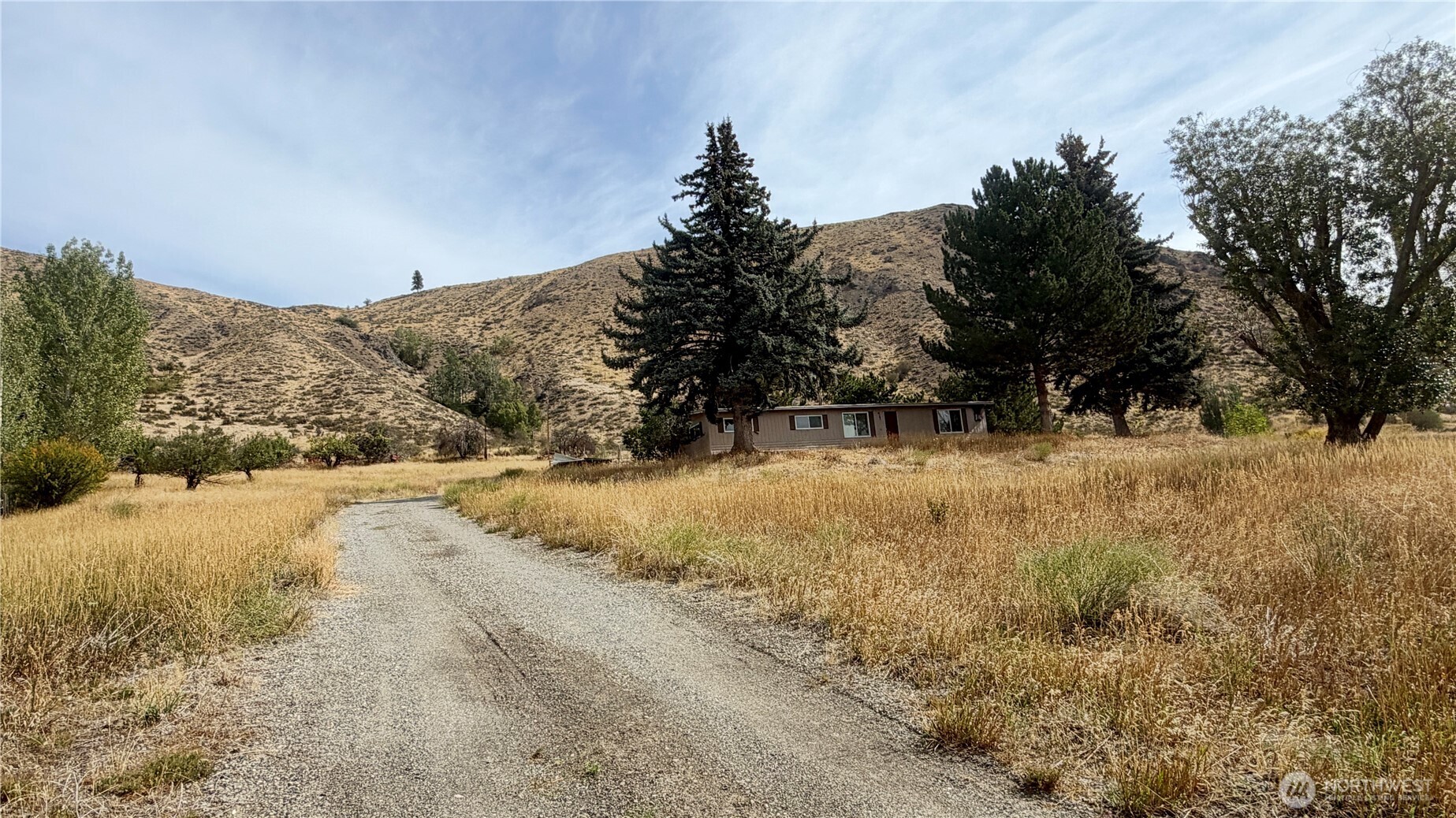 762 Twisp-winthrop Eastside Road Property Photo 2
