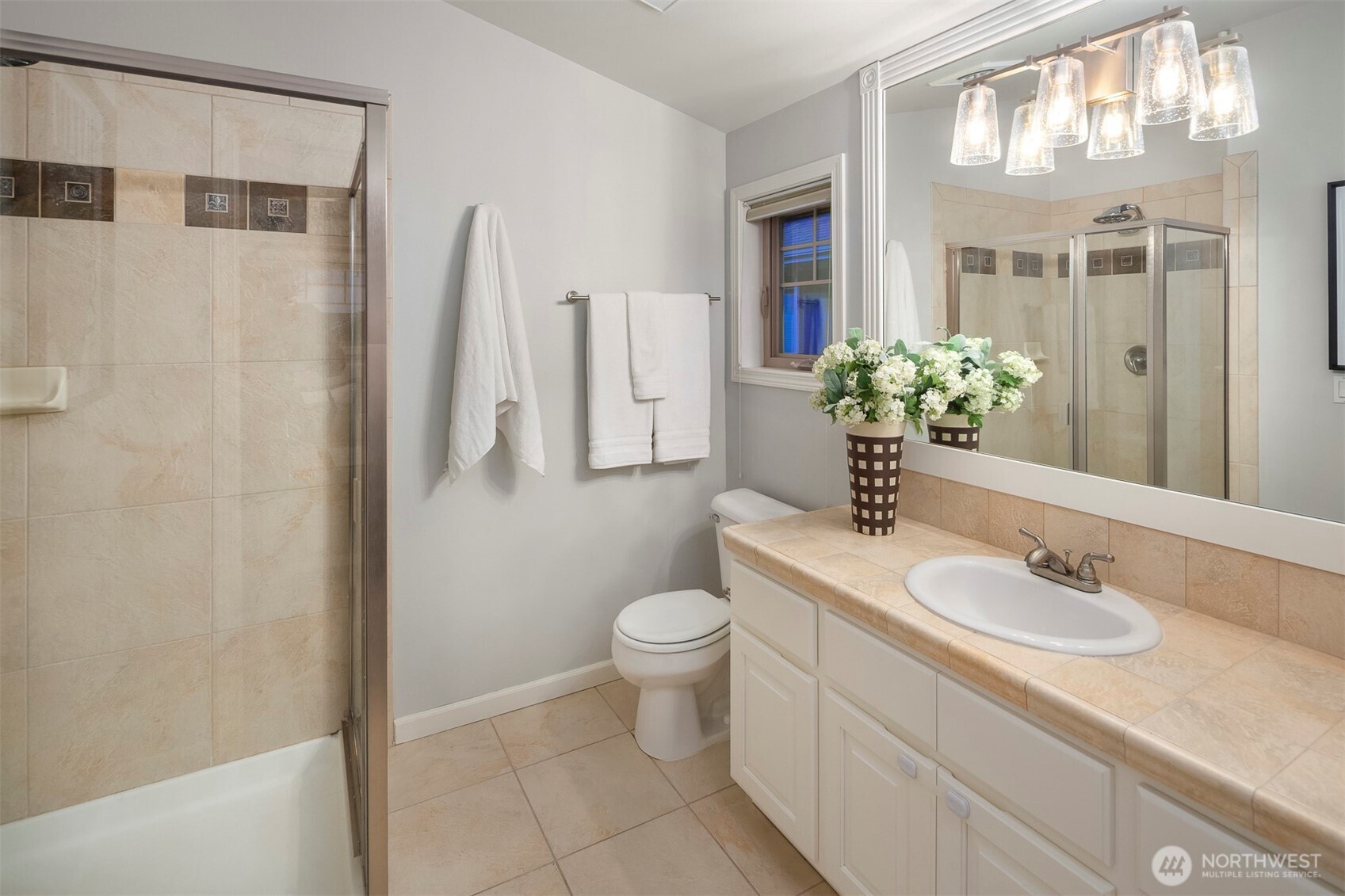 2112 Warren Avenue B Property Photo 7