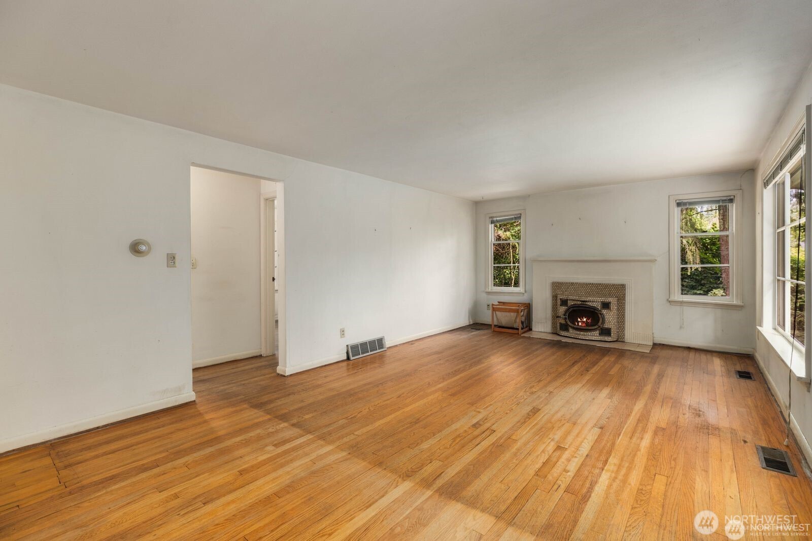9525 7th Avenue Property Photo 6