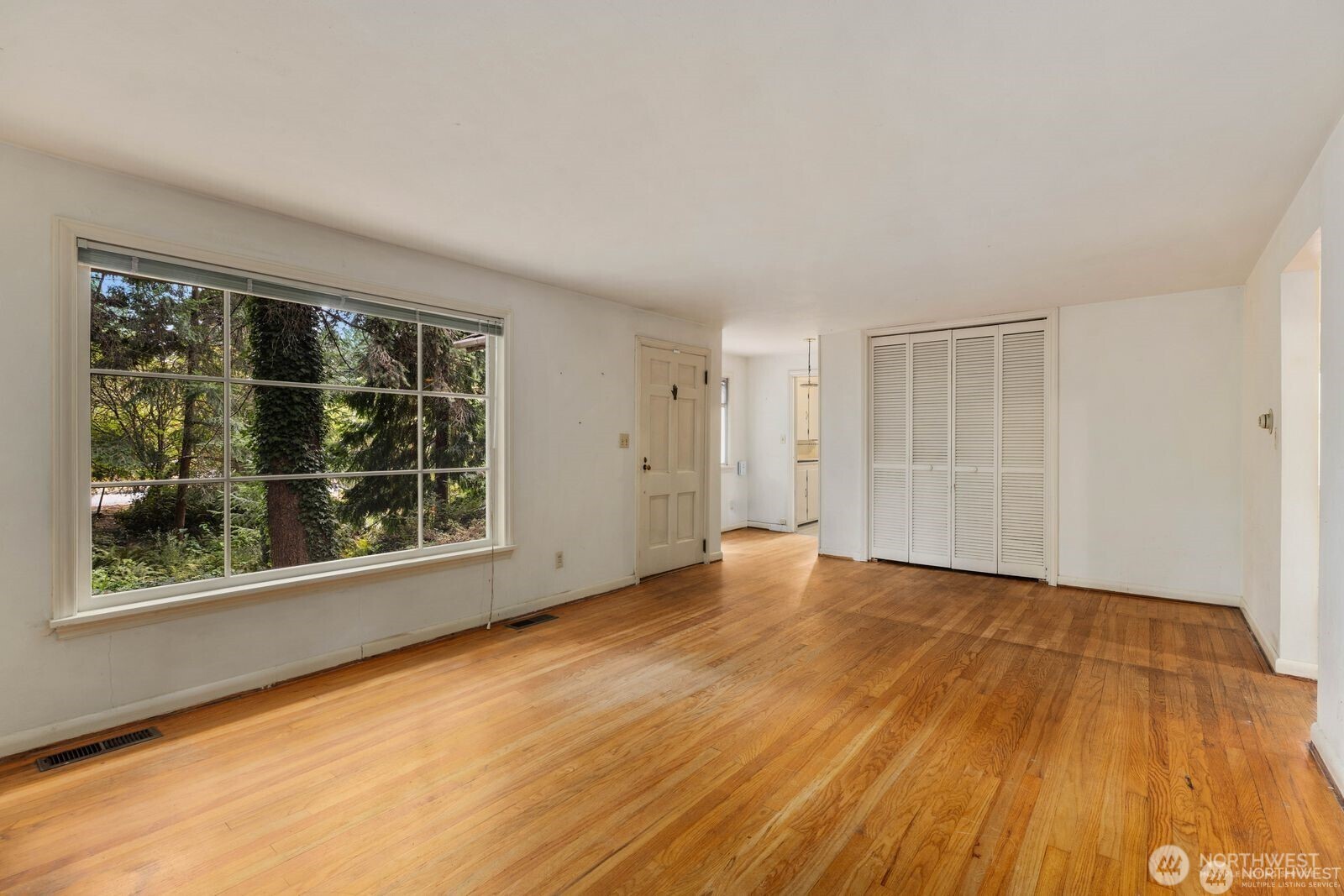 9525 7th Avenue Property Photo 8