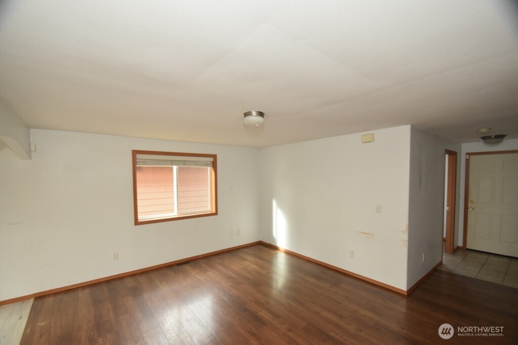 7372 Clamdigger Drive Property Photo 3
