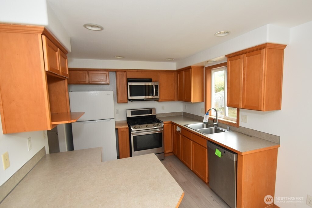 7372 Clamdigger Drive Property Photo 7