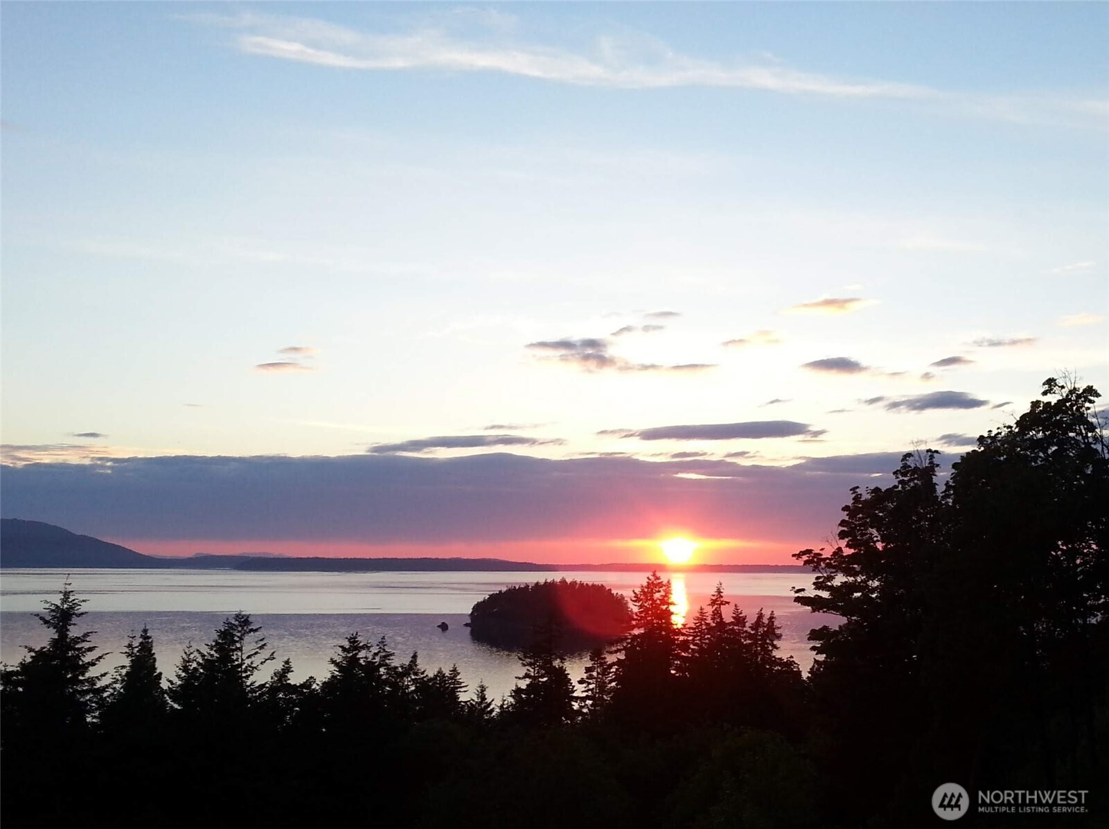 820 Chuckanut Drive Property Photo 1