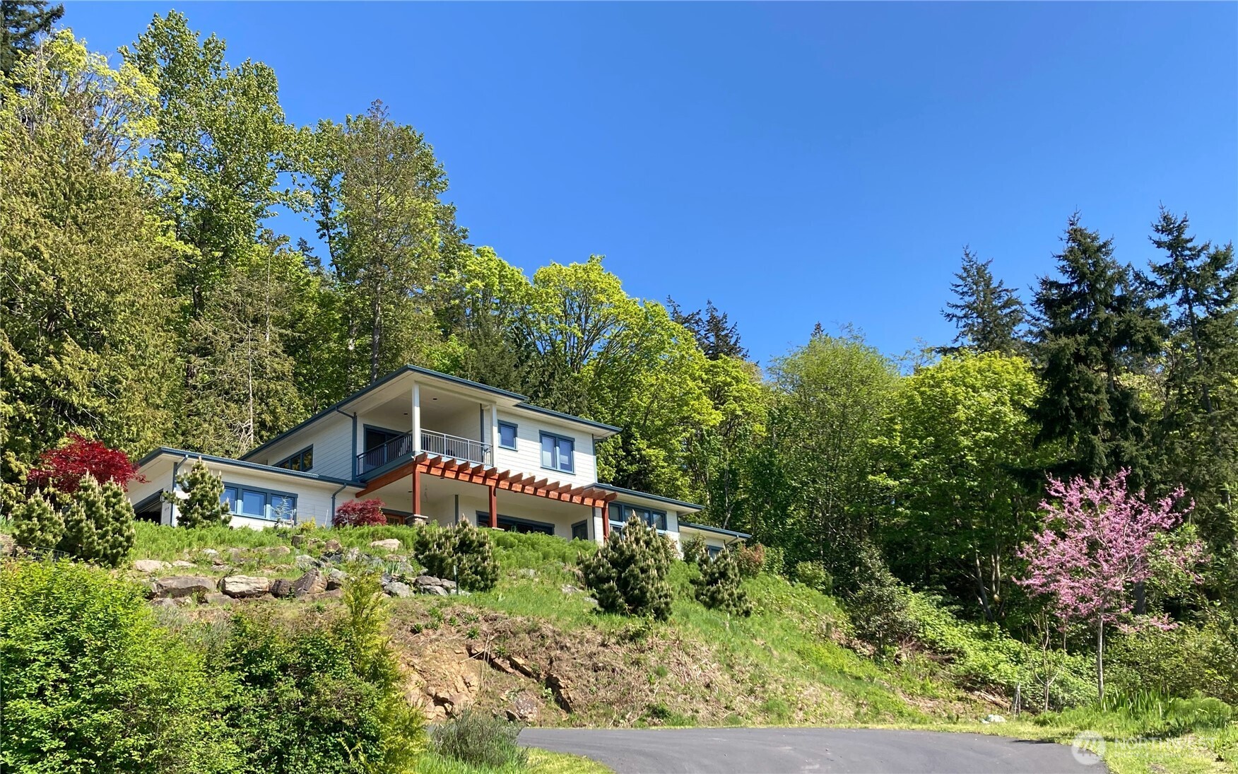 820 Chuckanut Drive Property Photo 2