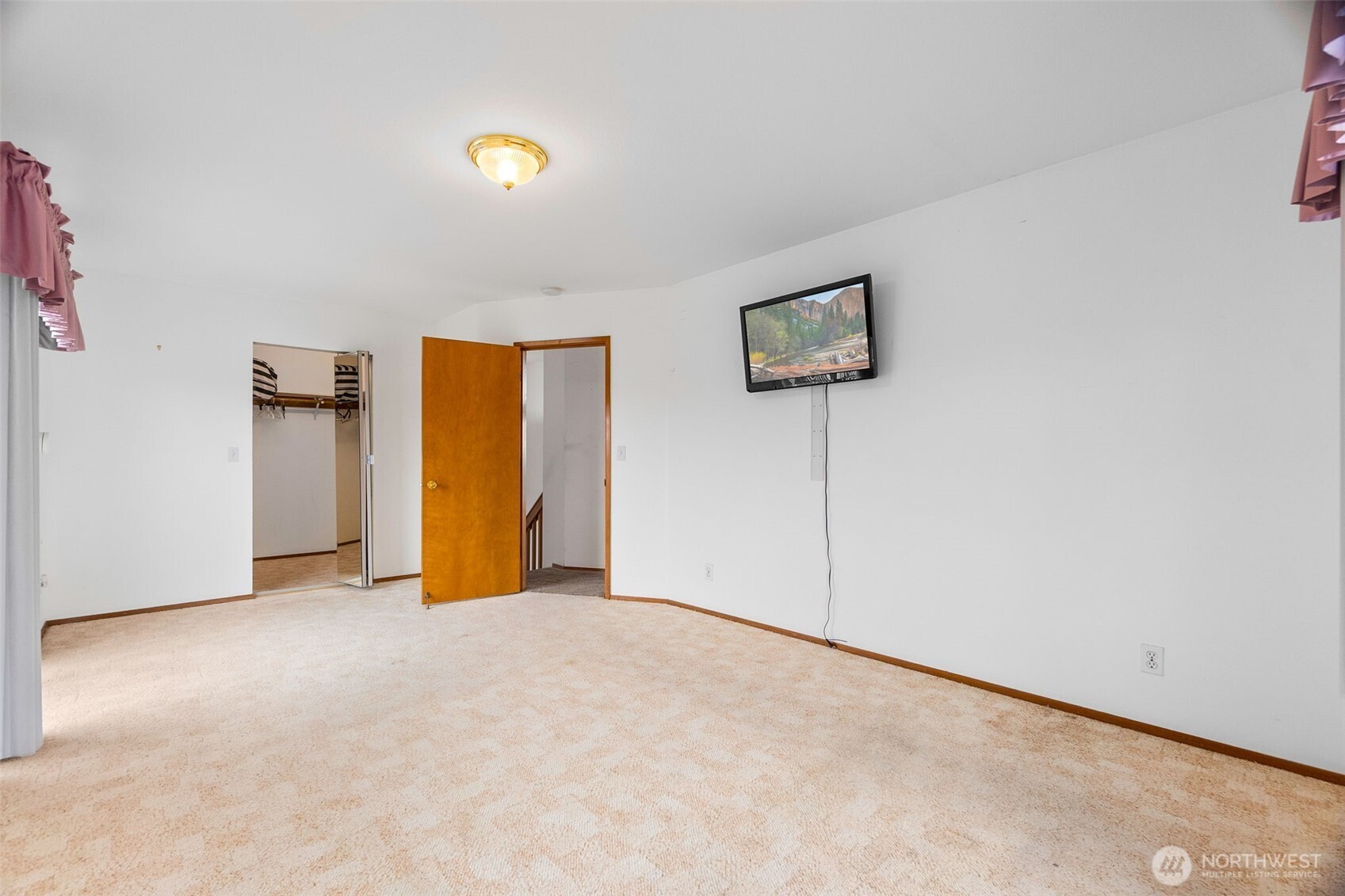 320 Marina Court Property Photo 8