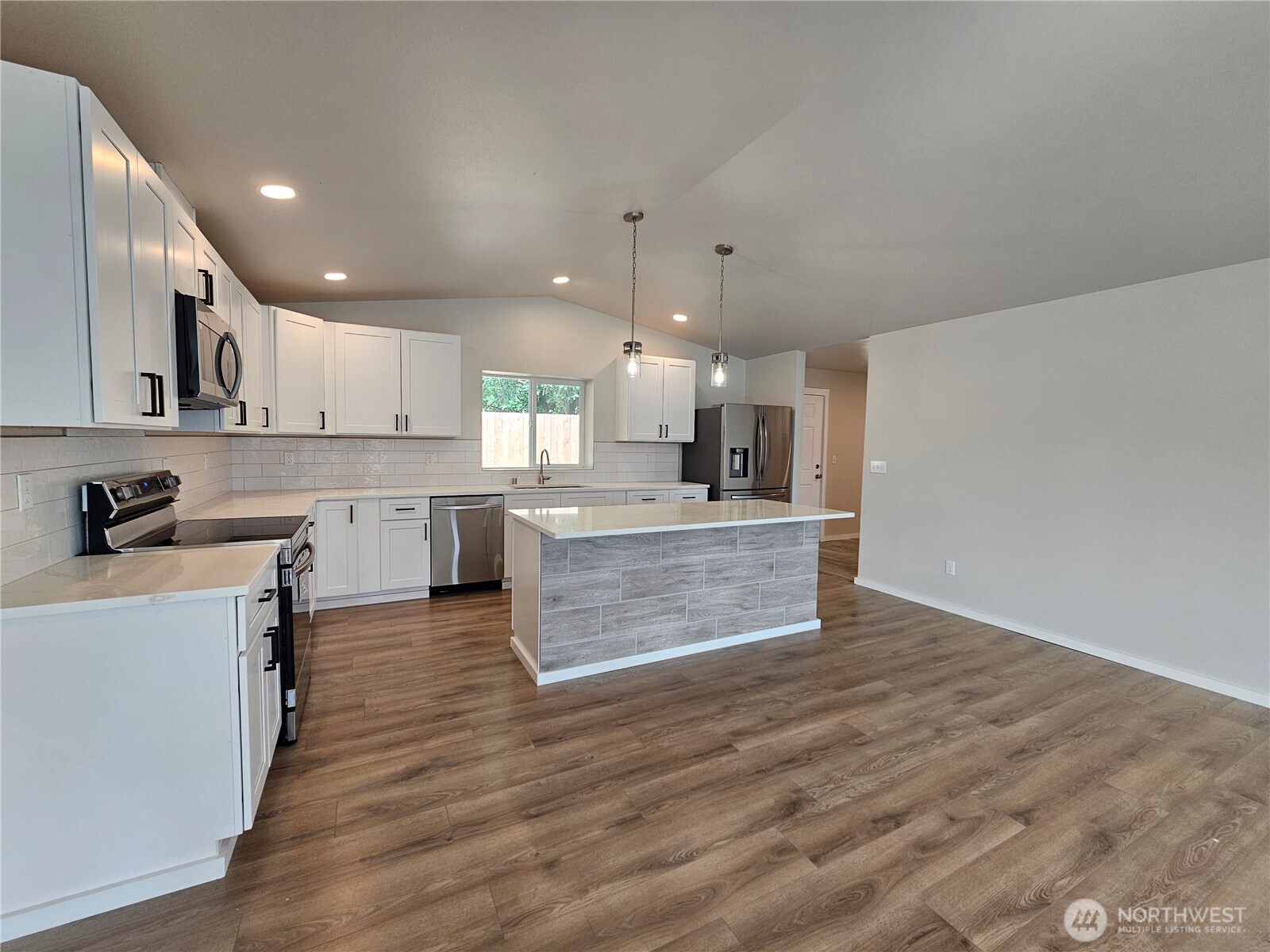 17 Pebble Creek Court Property Photo 9
