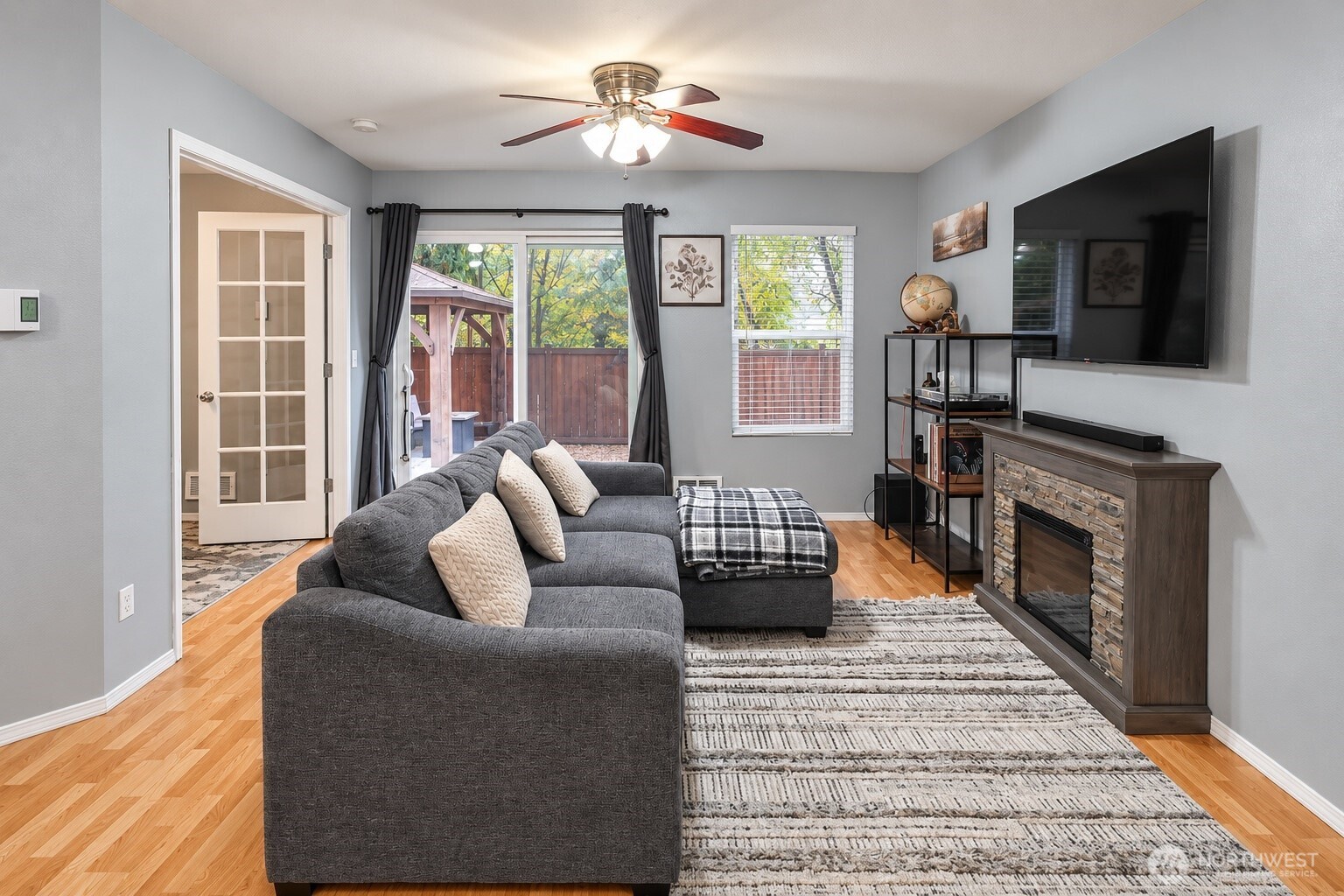 996 G Street Property Photo 2