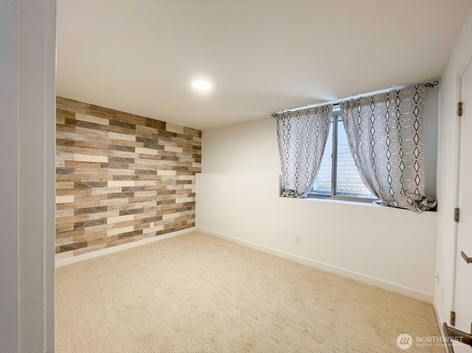3041 21st Avenue B Property Photo 11
