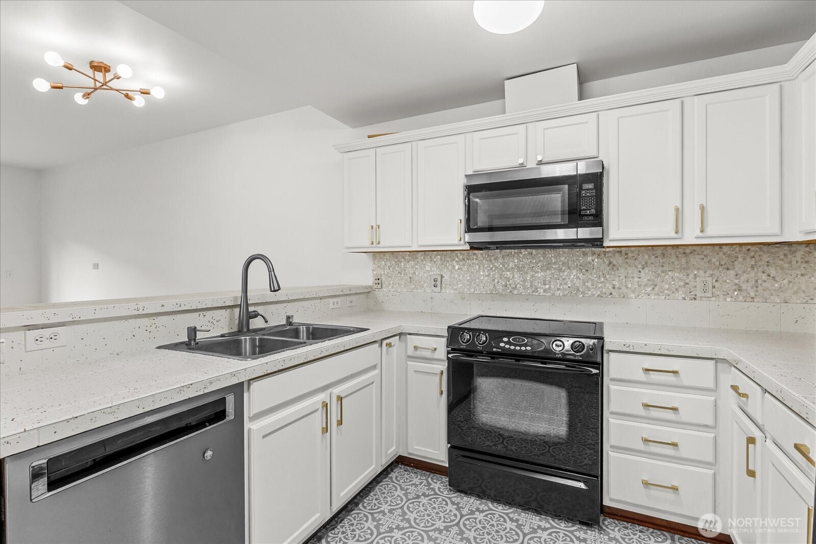 973 Ne Ingram Street A101 Property Photo 5
