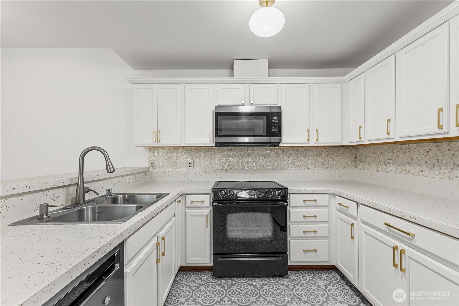 973 Ne Ingram Street A101 Property Photo 6