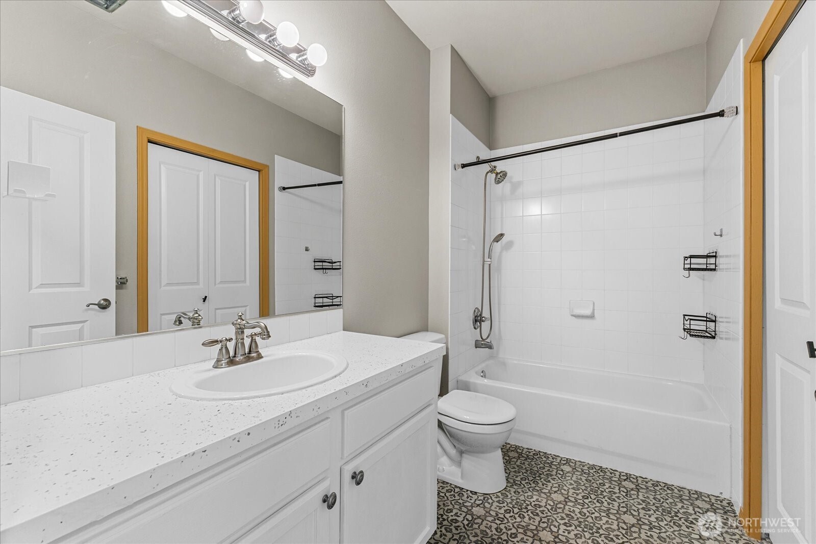 973 Ne Ingram Street A101 Property Photo 10