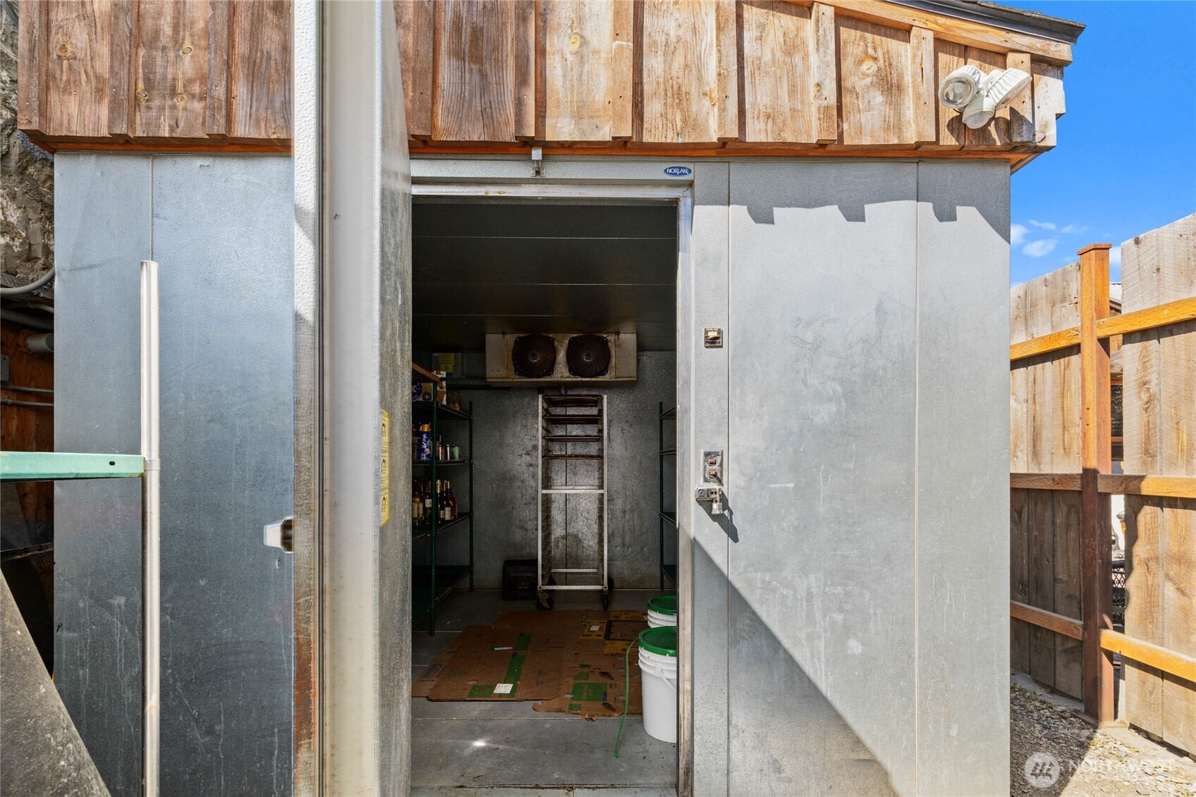 201 W Pennsylvania Avenue Property Photo 17