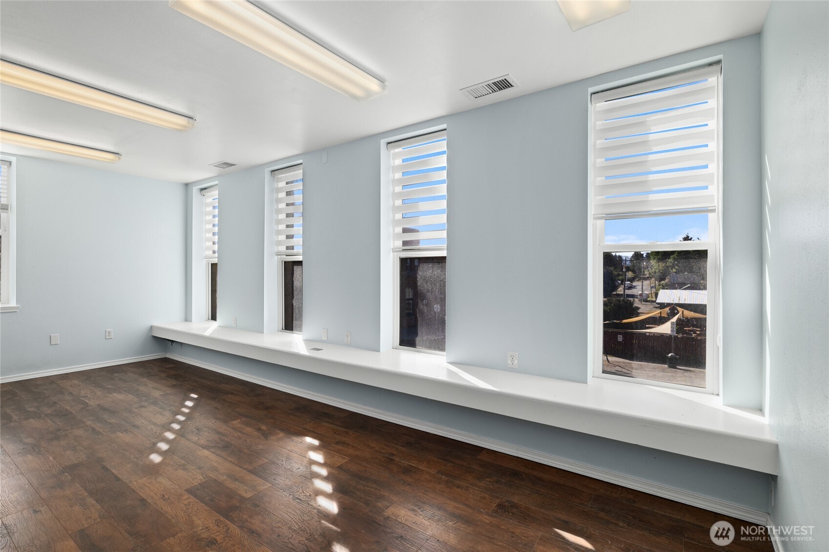201 W Pennsylvania Avenue Property Photo 21