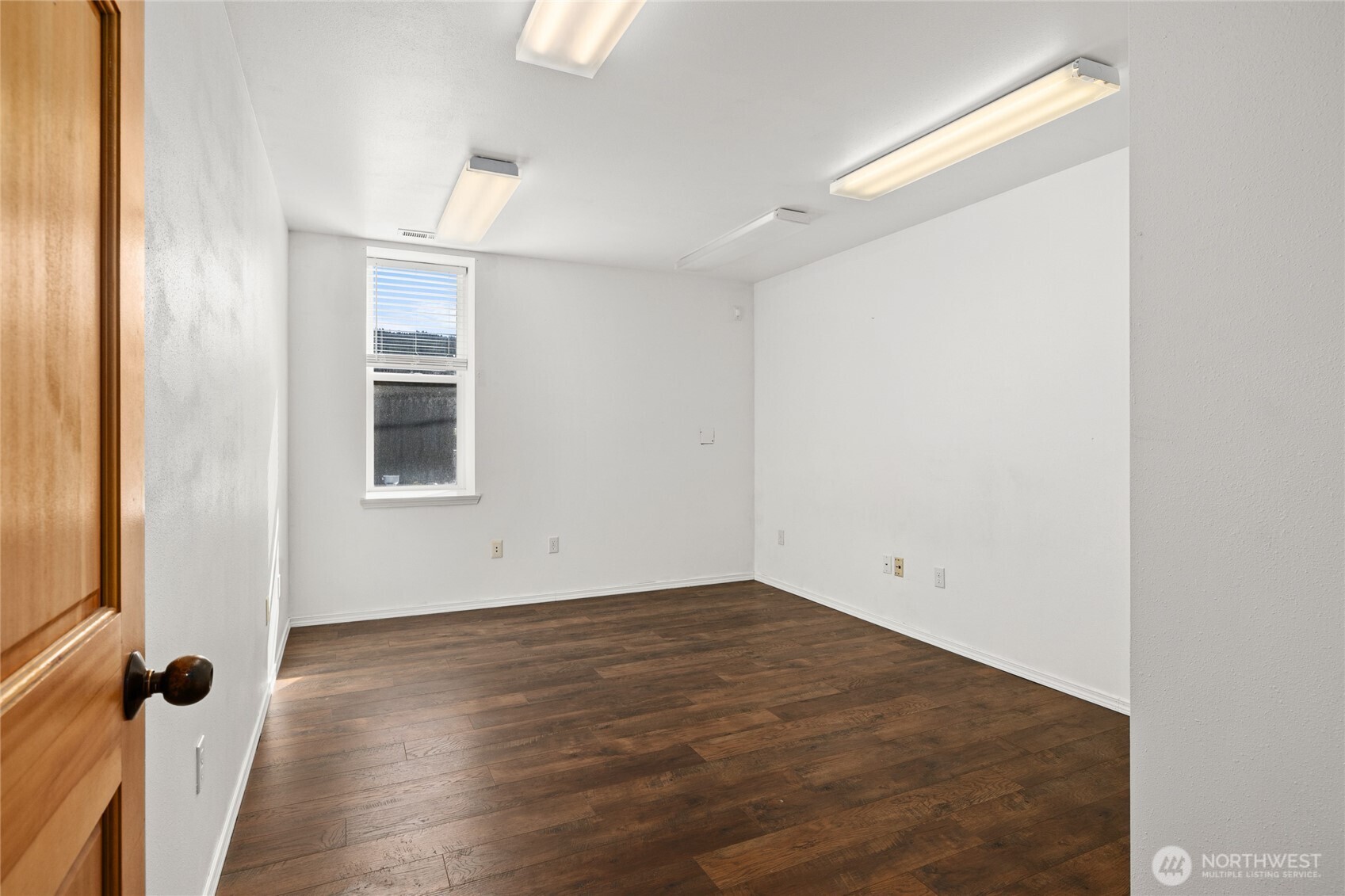 201 W Pennsylvania Avenue Property Photo 22