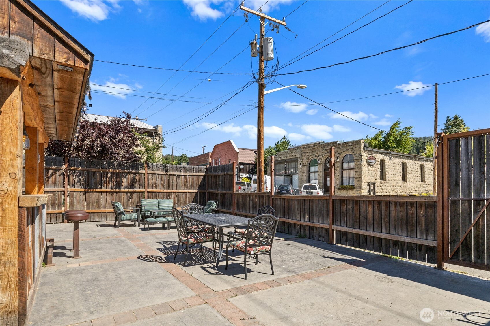 201 W Pennsylvania Avenue Property Photo 29
