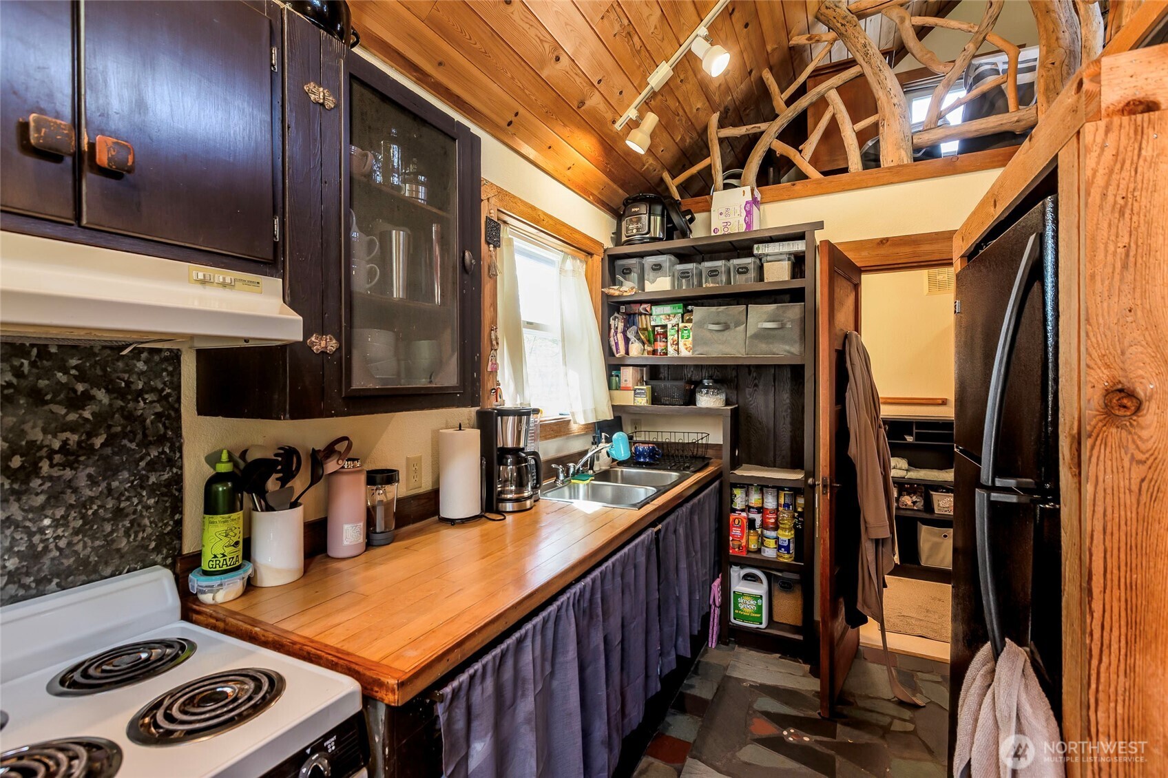 505 Linder Street Property Photo 28