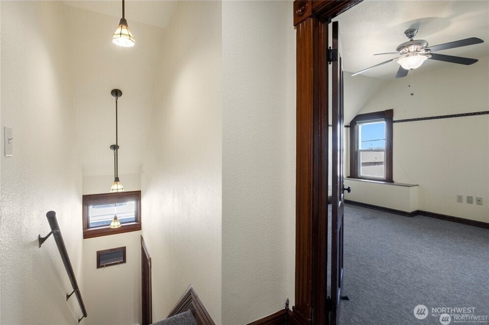 623 W Market Street Property Photo 13