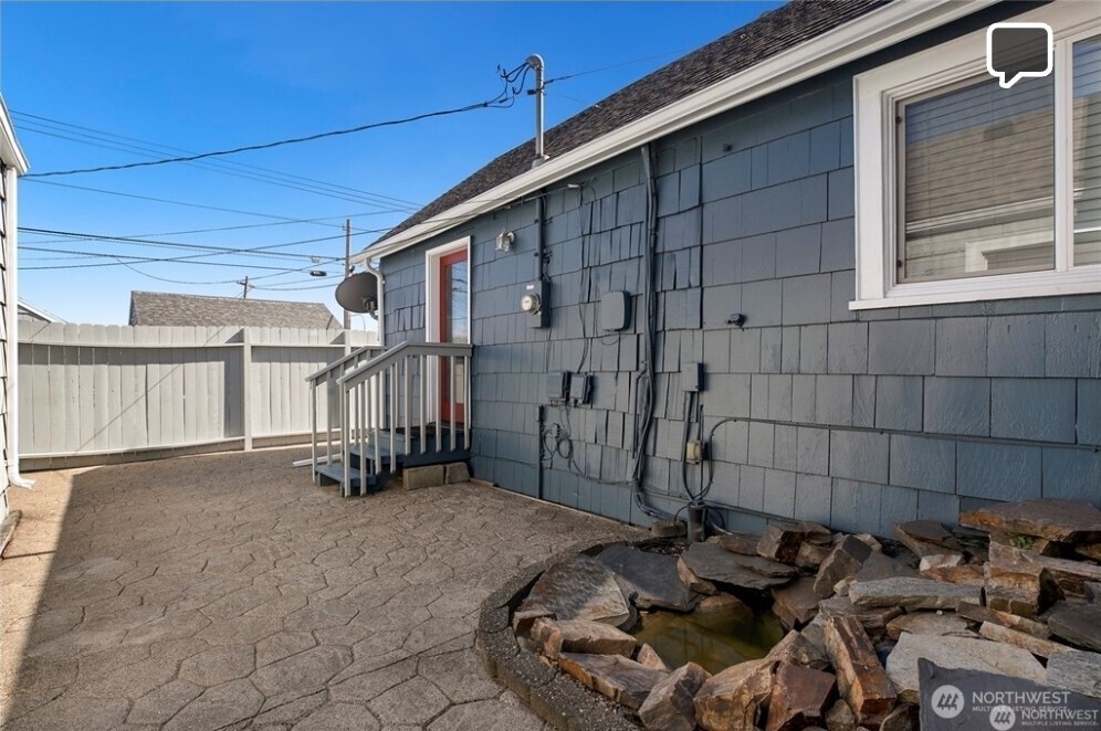 623 W Market Street Property Photo 17