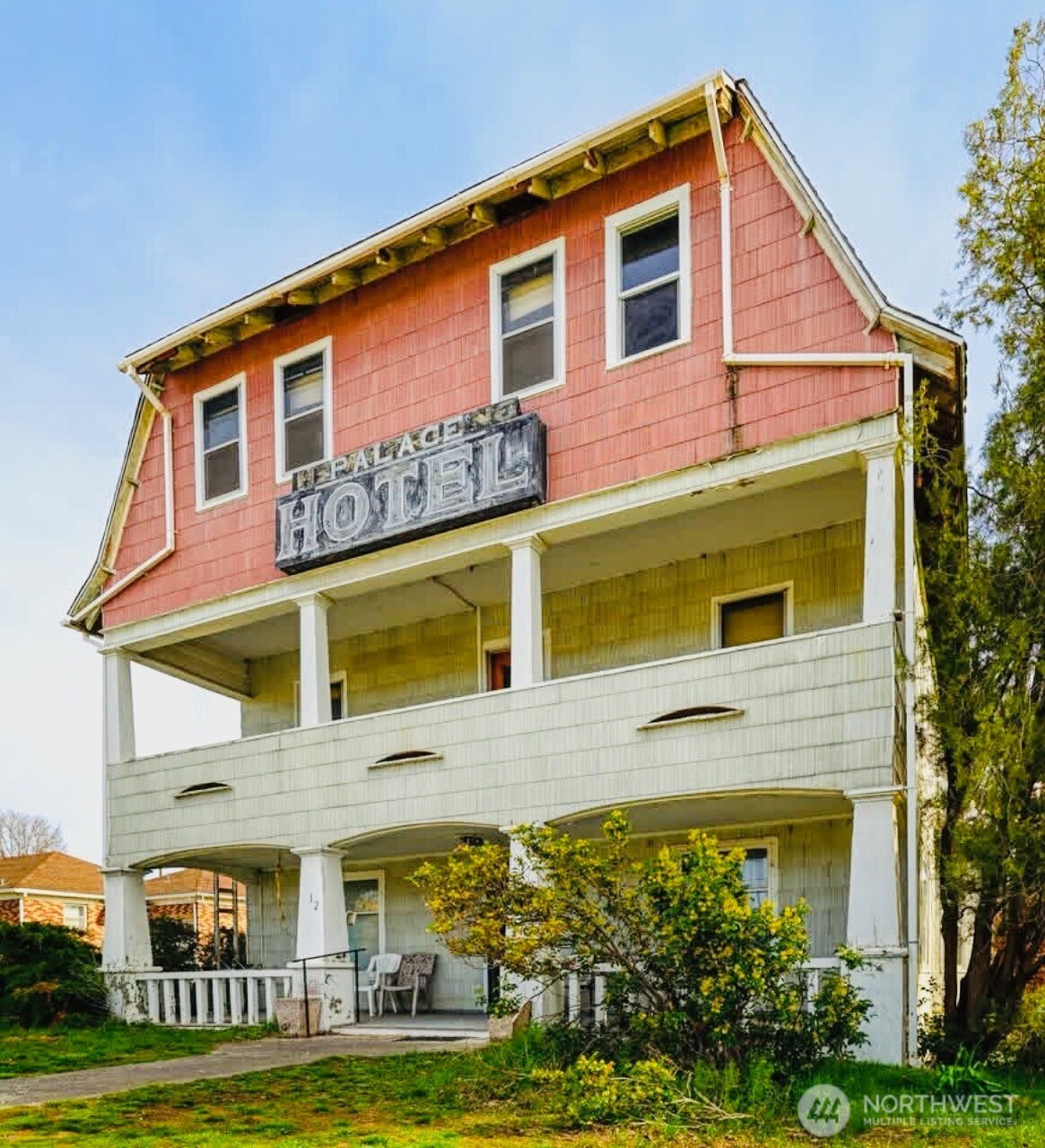 12 E 4th Avenue Property Photo 1