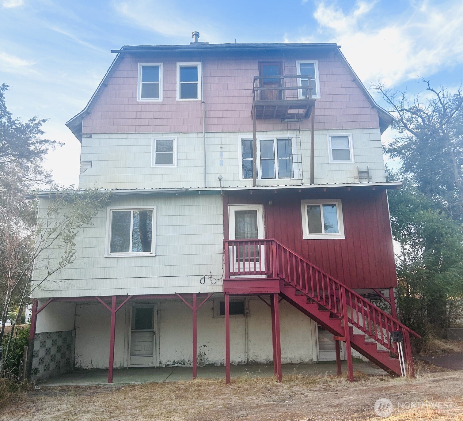 12 E 4th Avenue Property Photo 2