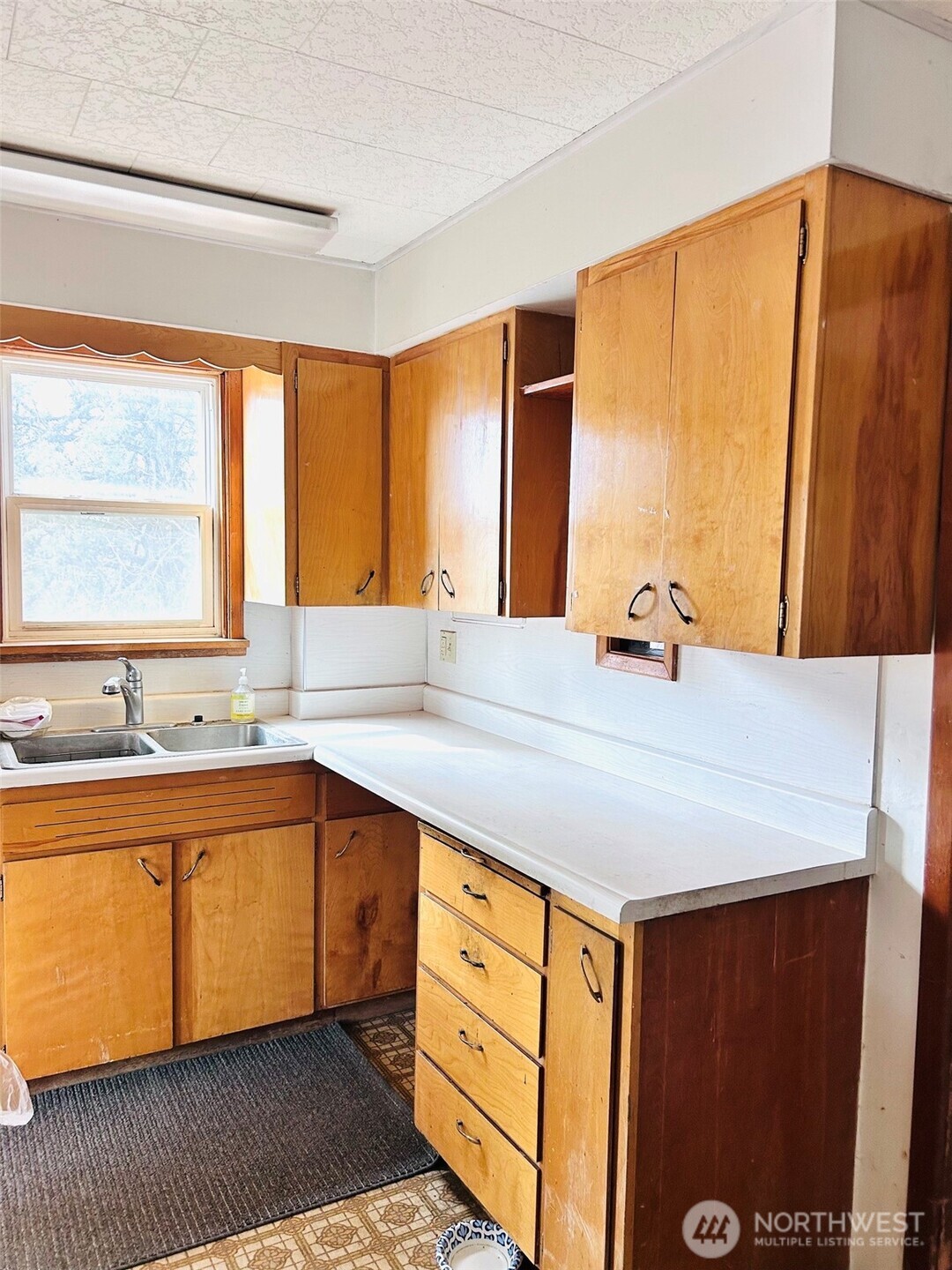 12 E 4th Avenue Property Photo 5