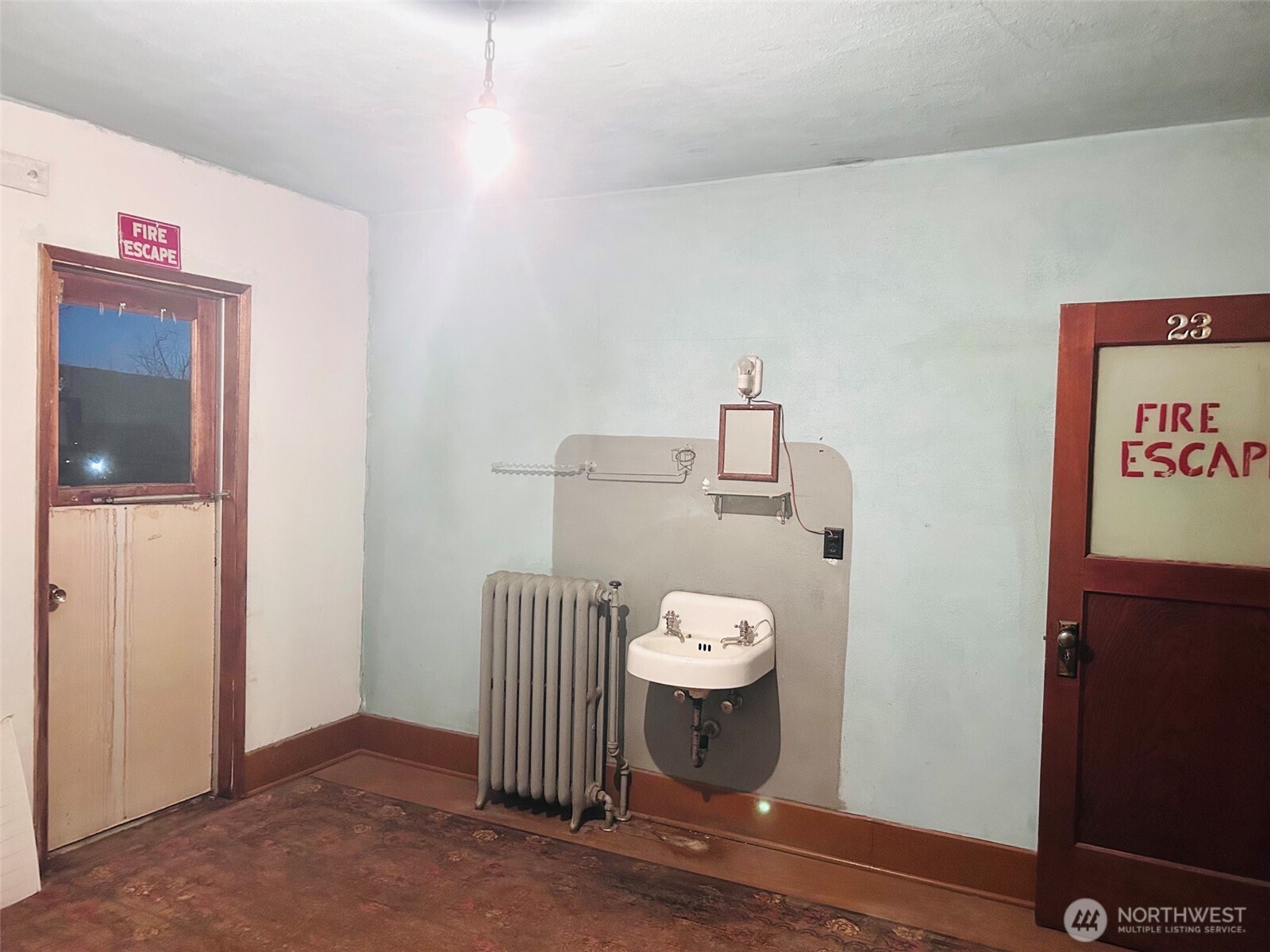 12 E 4th Avenue Property Photo 10