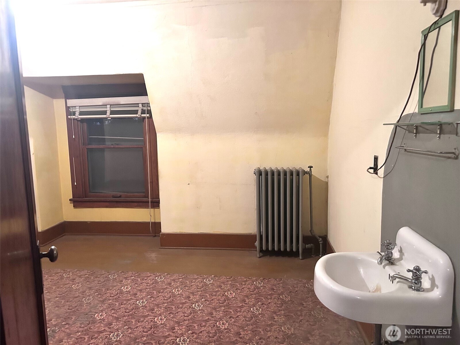 12 E 4th Avenue Property Photo 12