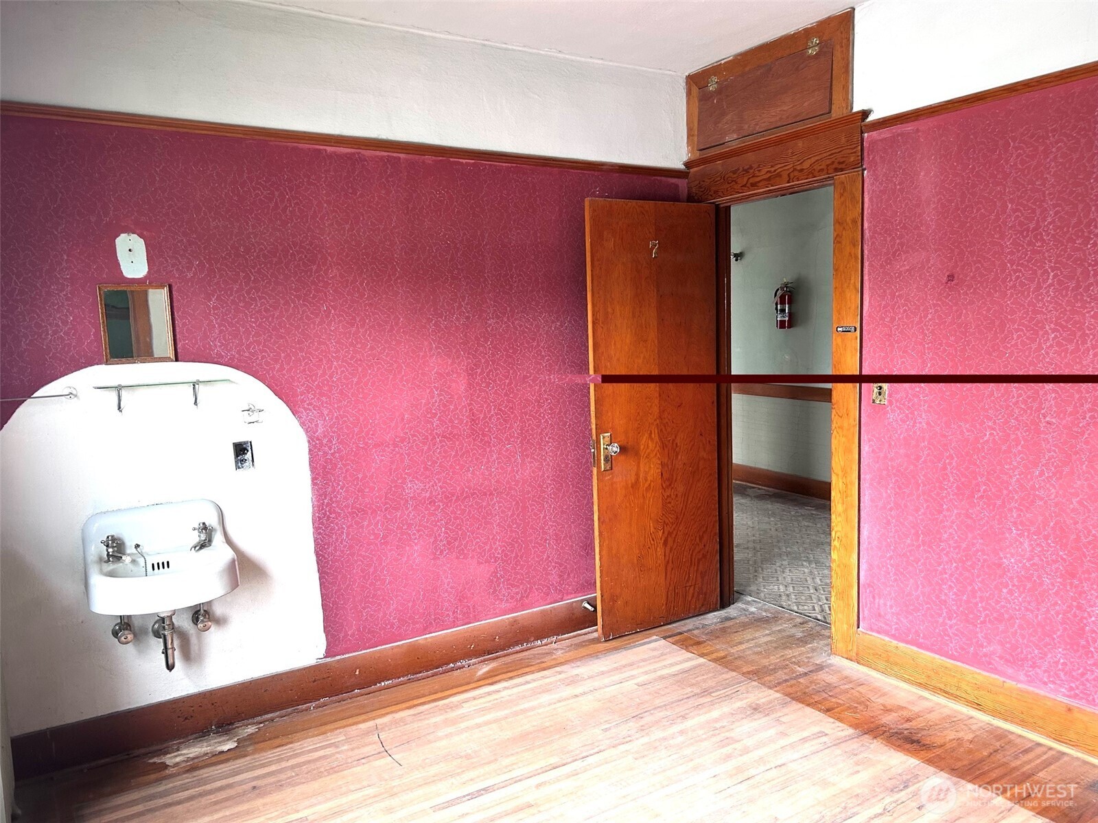 12 E 4th Avenue Property Photo 14