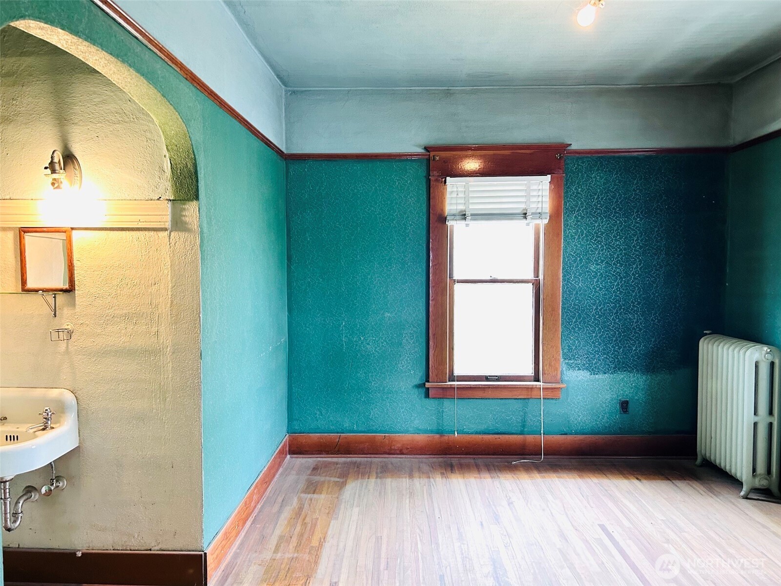 12 E 4th Avenue Property Photo 18