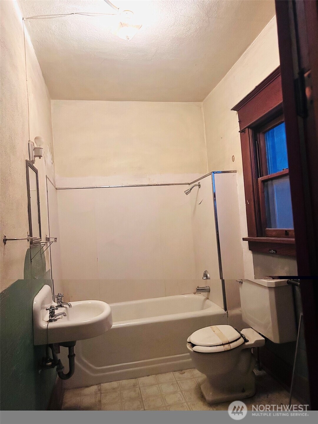 12 E 4th Avenue Property Photo 23
