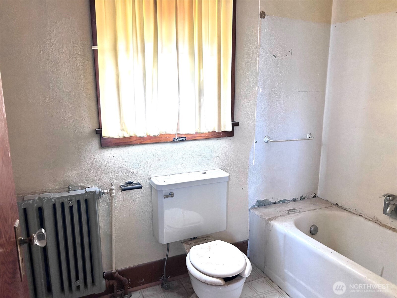 12 E 4th Avenue Property Photo 25