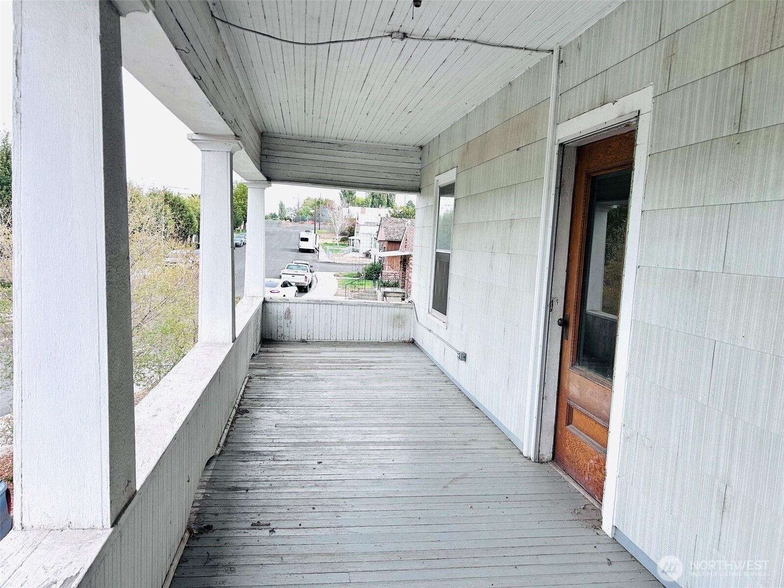 12 E 4th Avenue Property Photo 33