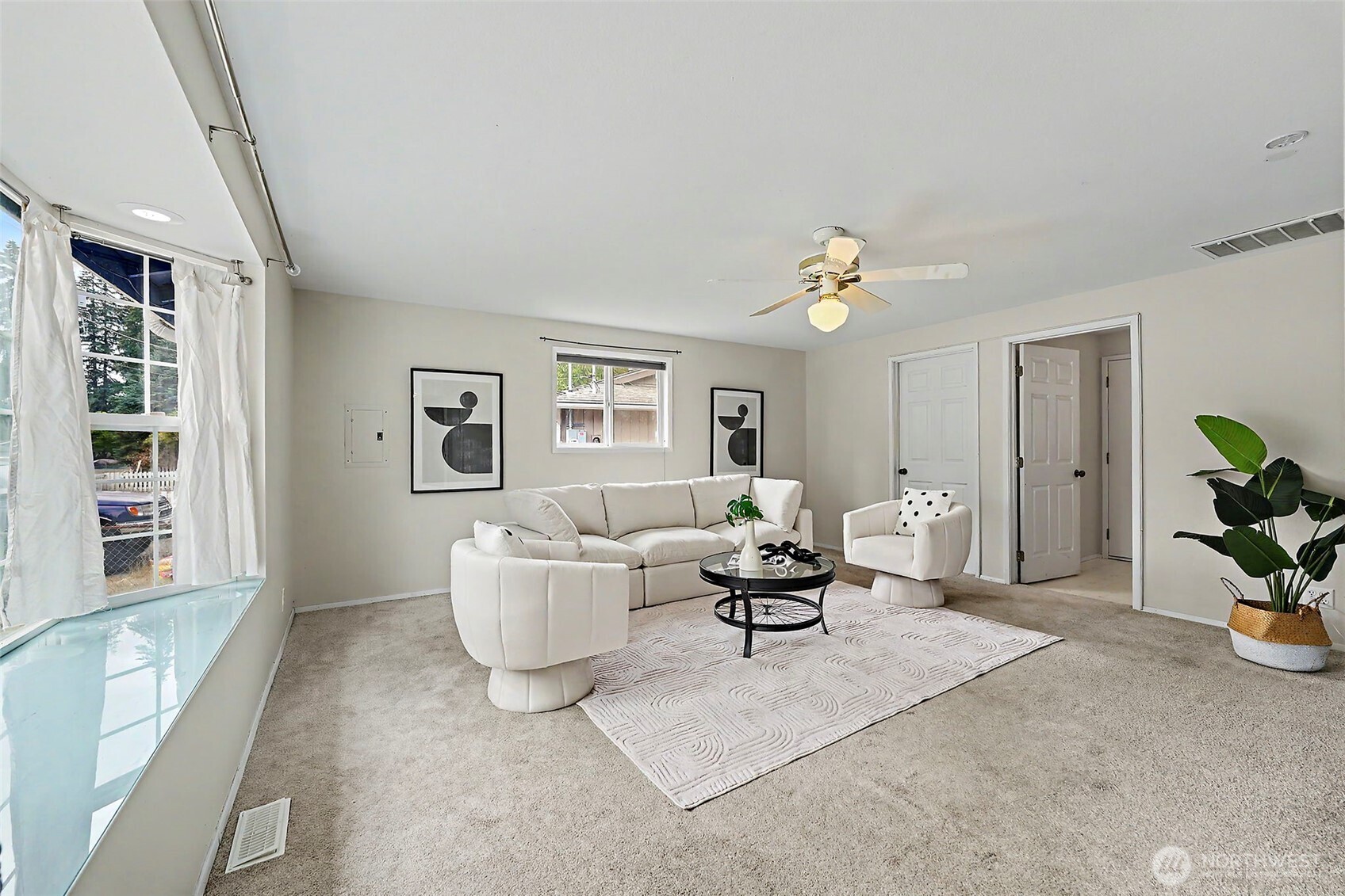 18852 Se 244th Place Property Photo 8