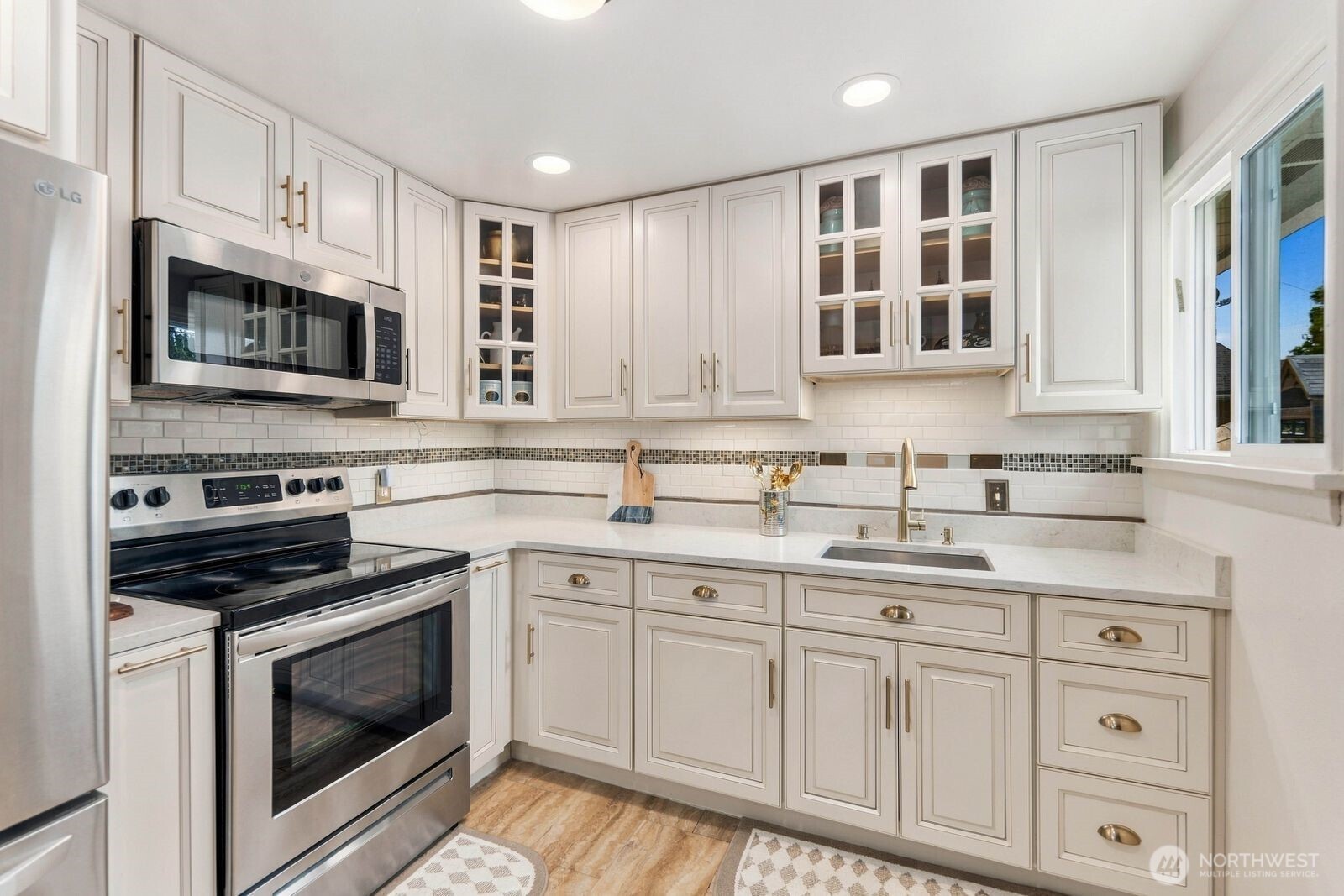 710 107th Place Property Photo 4